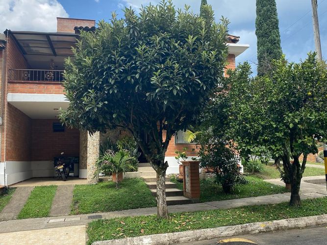 Casa de 3 alcobas en venta en San Jose, Sabaneta, 190 m² · foto 19 de 24