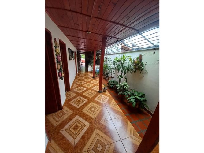 Casa de 4 alcobas en venta en La Milagrosa, La Ceja, 207 m² · foto 5 de 18