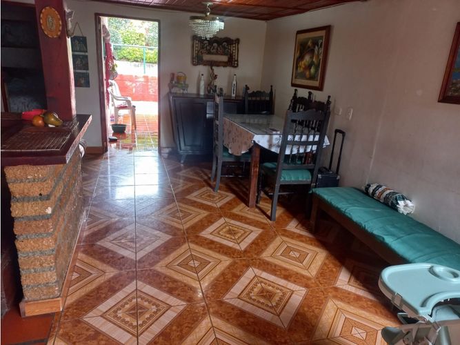 Casa de 4 alcobas en venta en La Milagrosa, La Ceja, 207 m² · foto 9 de 18