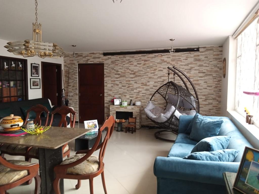 Casa en venta en Engativá, Bogotá · foto 2 de 19