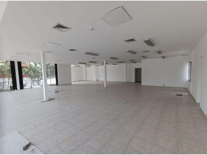 Local en arriendo en Los Naranjos, Itagüí, 400 m² · foto 3 de 4
