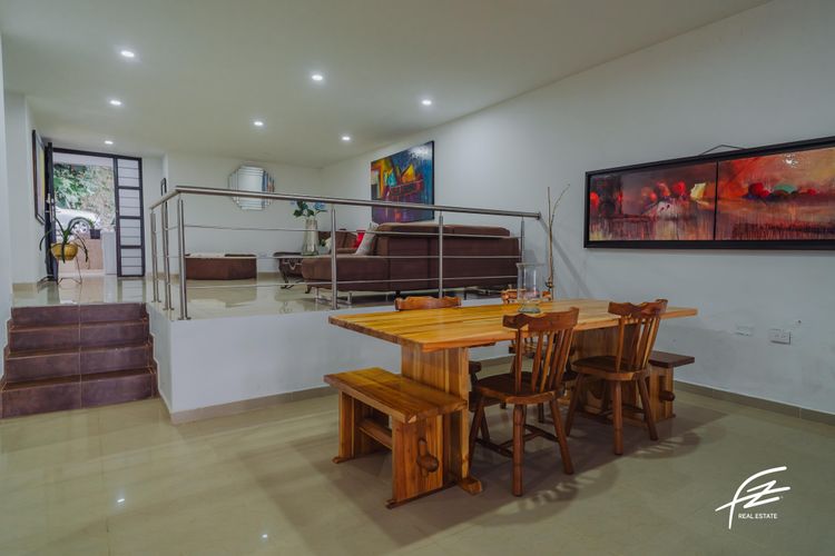 Casa de 4 alcobas en venta en El Tesoro, Medellín, 300 m² · foto 4 de 13