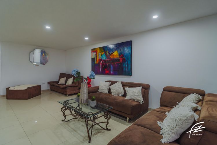 Casa de 4 alcobas en venta en El Tesoro, Medellín, 300 m² · foto 5 de 13