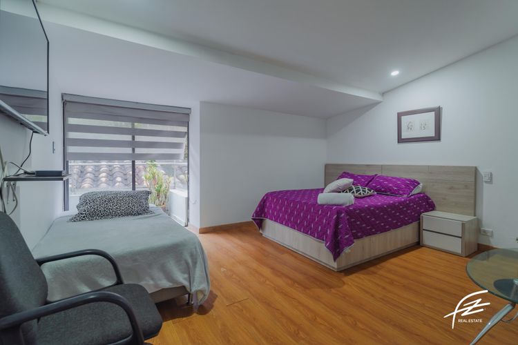 Casa de 4 alcobas en venta en El Tesoro, Medellín, 300 m² · foto 9 de 13