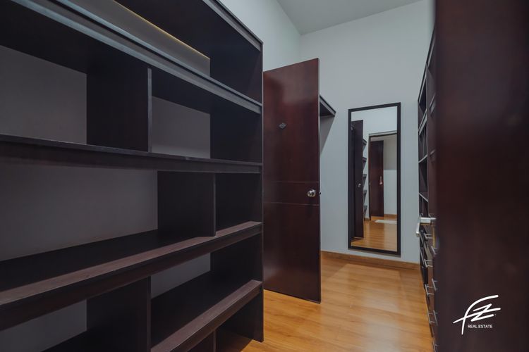 Casa de 4 alcobas en venta en El Tesoro, Medellín, 300 m² · foto 10 de 13