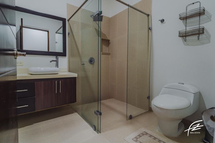 Casa de 4 alcobas en venta en El Tesoro, Medellín, 300 m² · foto 11 de 13