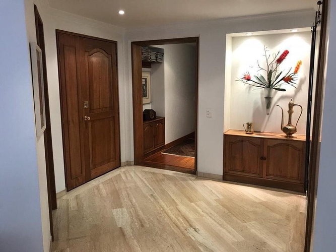 Apartamento de 3 alcobas en venta en Los Rosales, Bogotá, 178 m² · foto 4 de 17