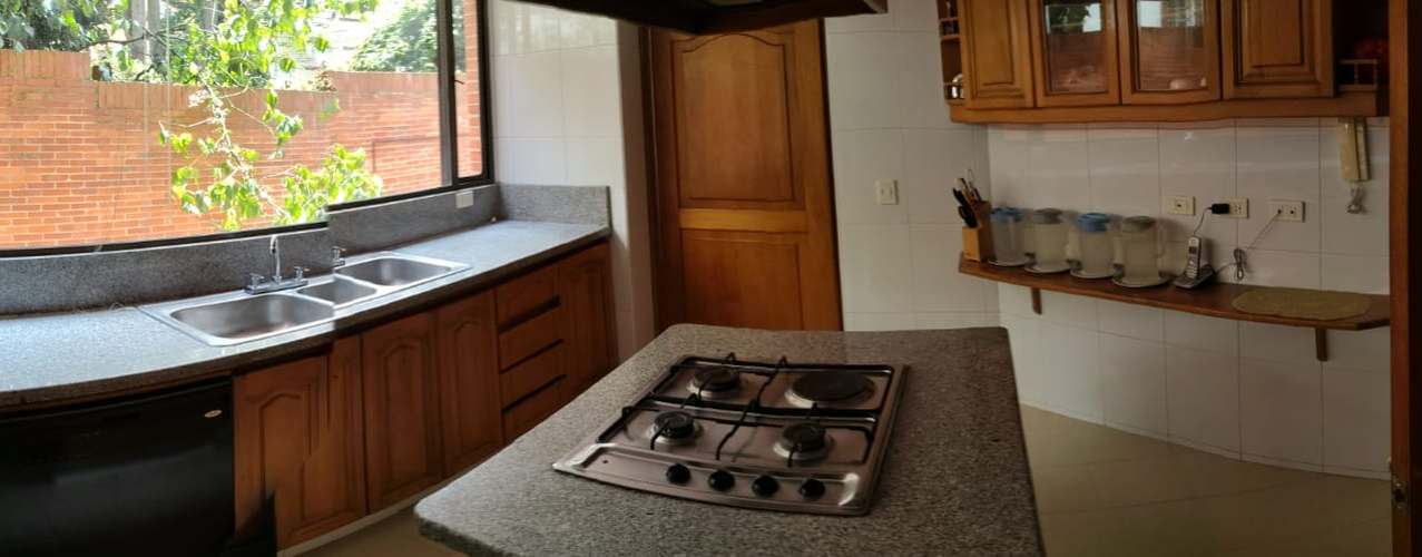 Apartamento de 3 alcobas en venta en Los Rosales, Bogotá, 178 m² · foto 13 de 17