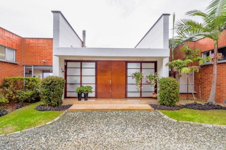 Casa de 3 alcobas en venta en Las Palmas, Envigado, 366 m² · foto 3 de 24