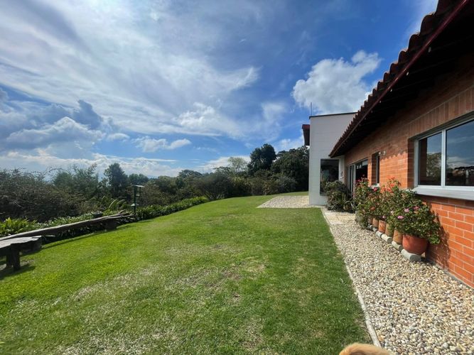 Casa de 3 alcobas en venta en Las Palmas, Envigado, 366 m² · foto 7 de 24