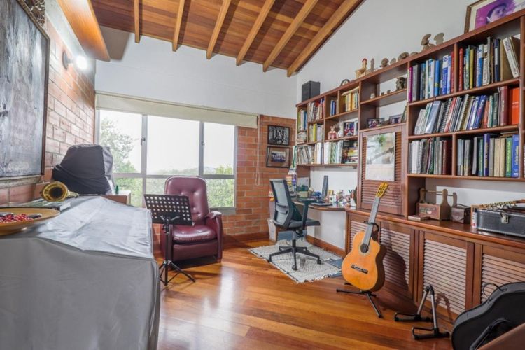 Casa de 3 alcobas en venta en Las Palmas, Envigado, 366 m² · foto 18 de 24