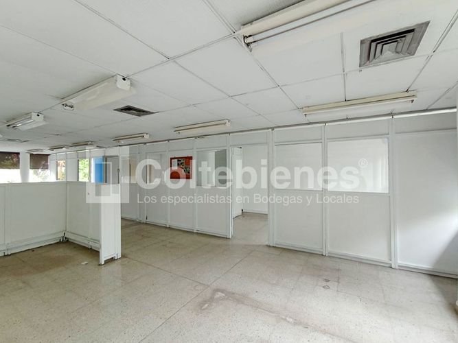 Oficina en arriendo en Zona Industrial 1, Bello, 560 m² · foto 2 de 19