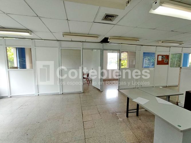 Oficina en arriendo en Zona Industrial 1, Bello, 560 m² · foto 4 de 19