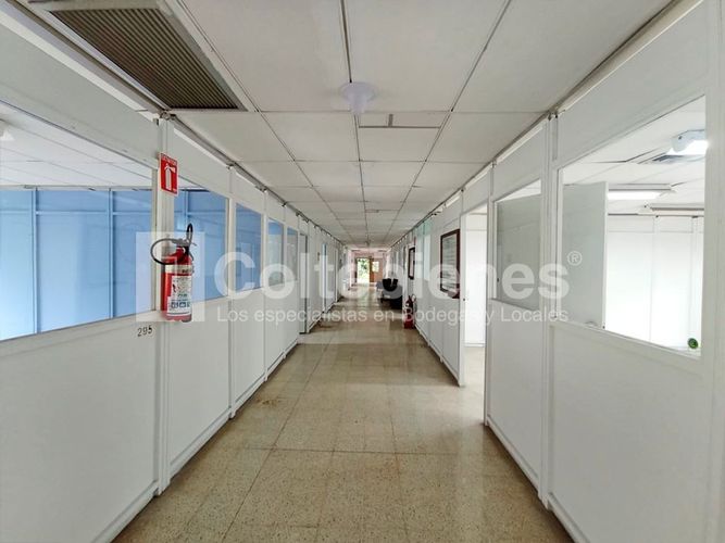 Oficina en arriendo en Zona Industrial 1, Bello, 560 m² · foto 6 de 19