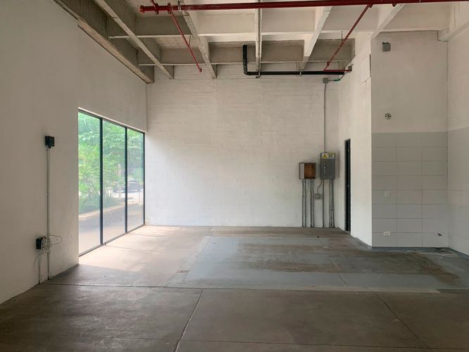 Local en venta en Camparola, Itagüí, 59 m² · foto 2 de 4