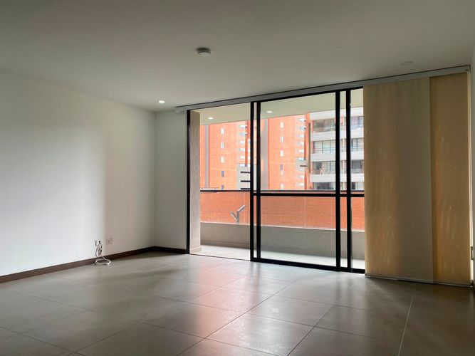 Apartamento de 2 alcobas en arriendo en Loma Del Escobero, Envigado, 83 m² · foto 8 de 17