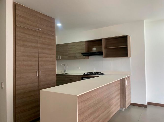 Apartamento de 2 alcobas en arriendo en Loma Del Escobero, Envigado, 83 m² · foto 13 de 17