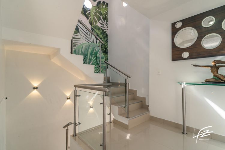 Casa de 4 alcobas en venta en Las Acacias, Medellín, 440 m² · foto 5 de 21