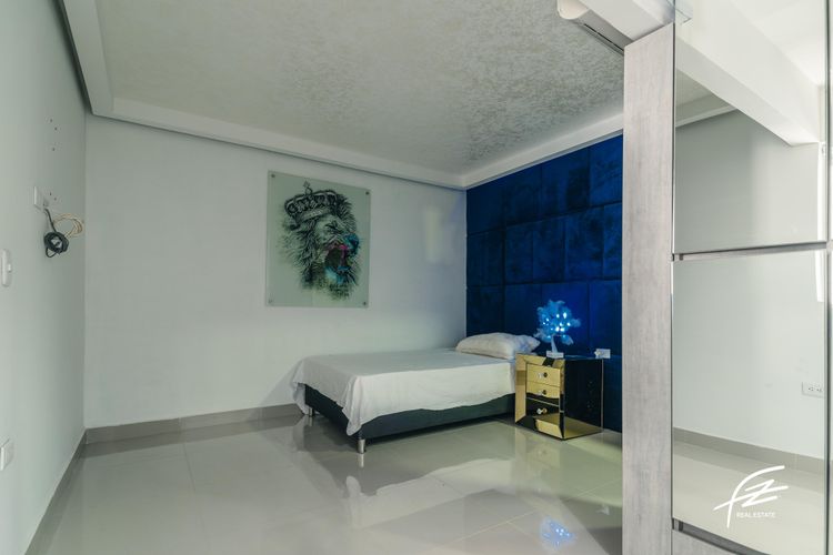 Casa de 4 alcobas en venta en Las Acacias, Medellín, 440 m² · foto 11 de 21