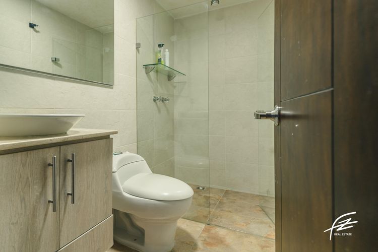 Casa de 4 alcobas en venta en Las Acacias, Medellín, 440 m² · foto 17 de 21