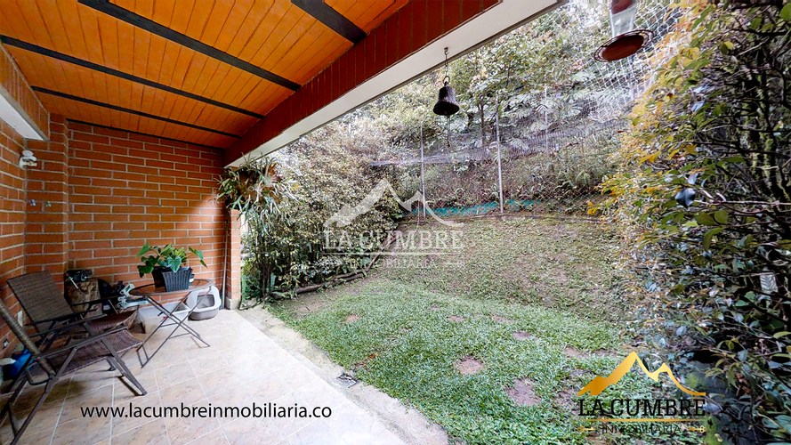 Casa de 3 alcobas en venta en Loma El Atravesado, Envigado, 215 m² · foto 8 de 17