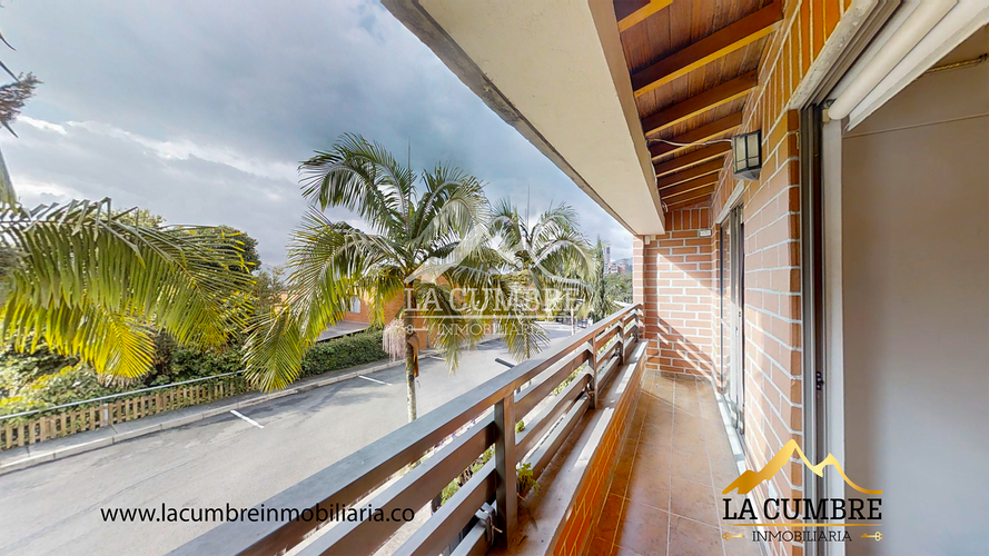 Casa de 3 alcobas en venta en Loma El Atravesado, Envigado, 215 m² · foto 15 de 17