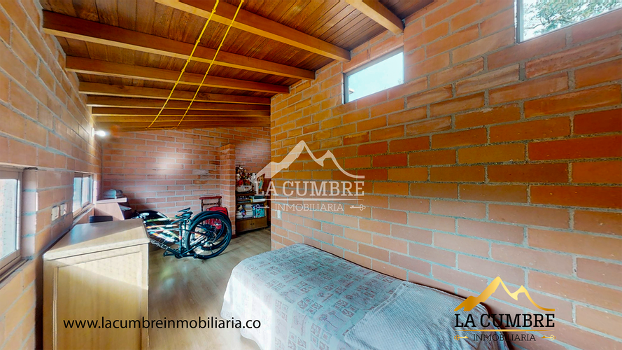 Casa de 3 alcobas en venta en Loma El Atravesado, Envigado, 215 m² · foto 17 de 17