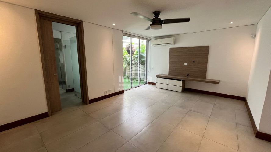 Apartamento en venta en Santa Monica, Cali · foto 4 de 24