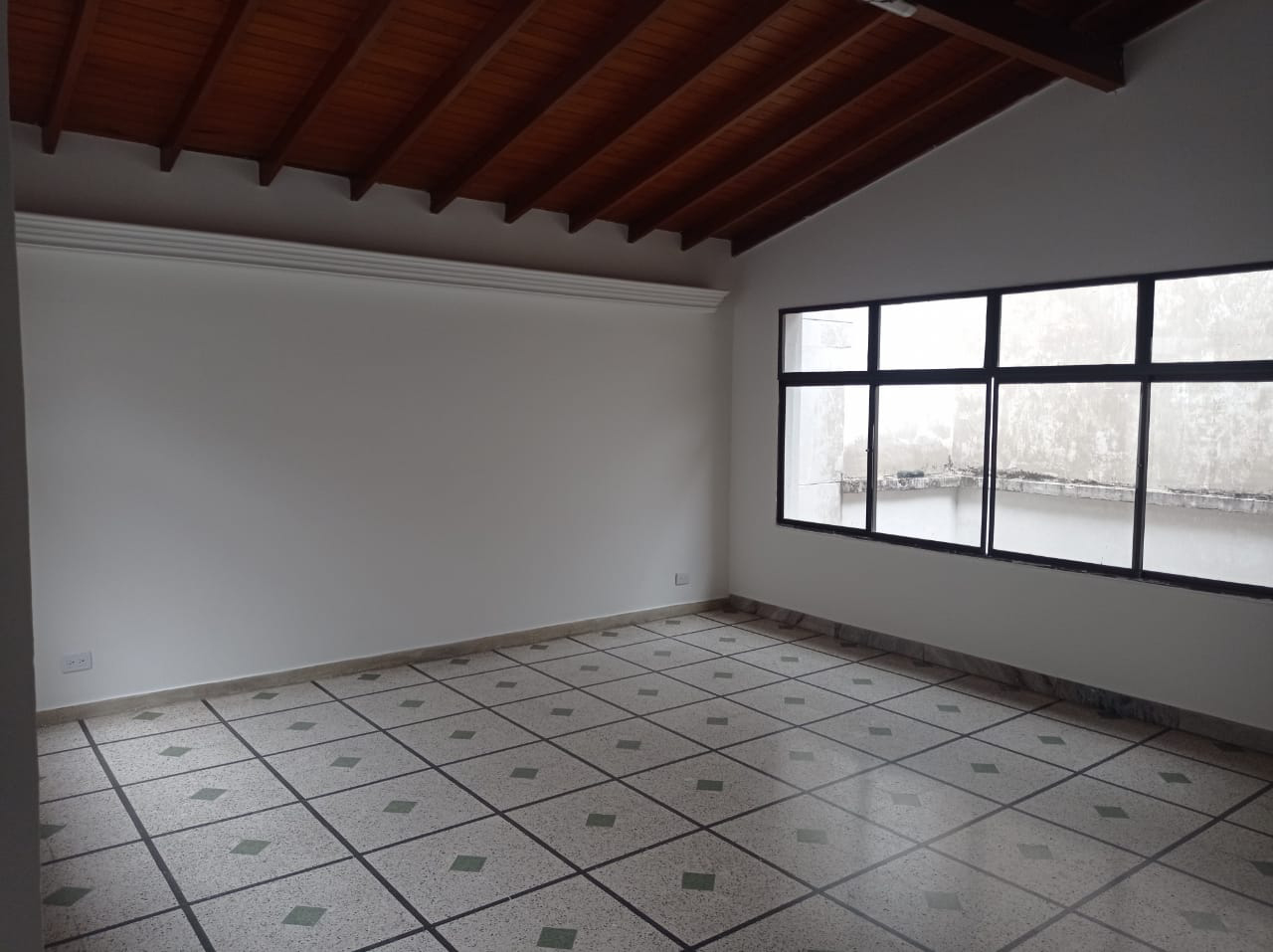 Casa en arriendo en Laureles, Medellín · foto 2 de 17