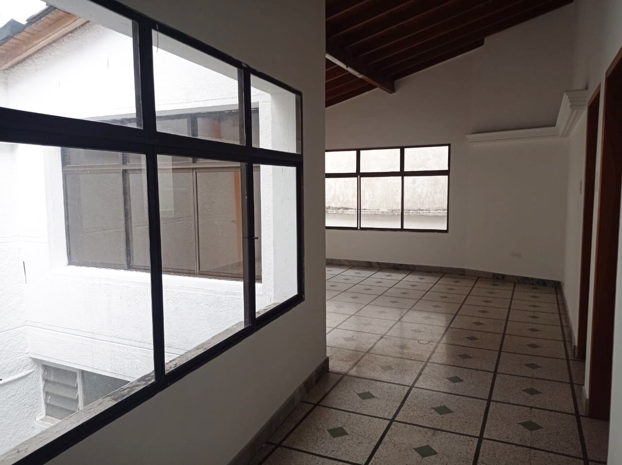 Casa en arriendo en Laureles, Medellín · foto 10 de 17