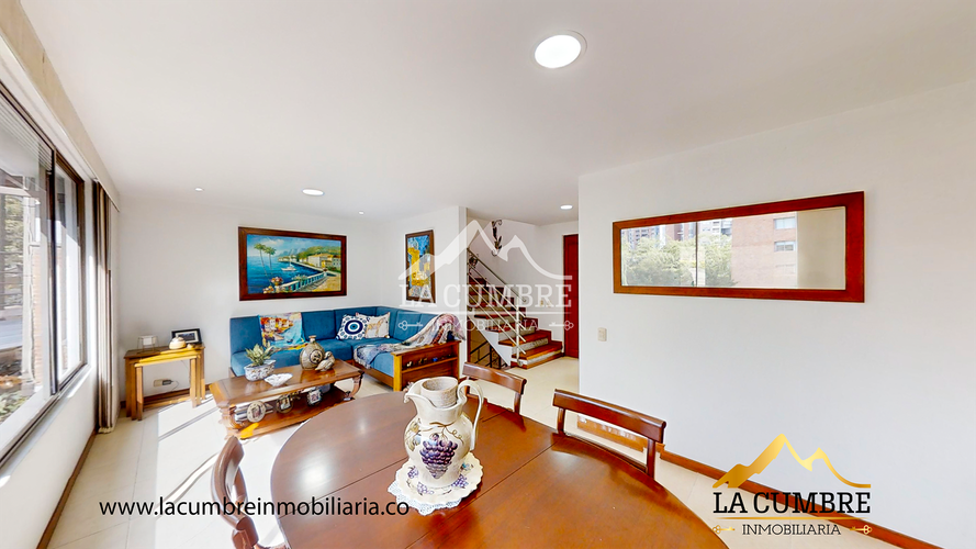 Casa de 3 alcobas en venta en Loma Del Chocho, Envigado, 200 m² · foto 3 de 19