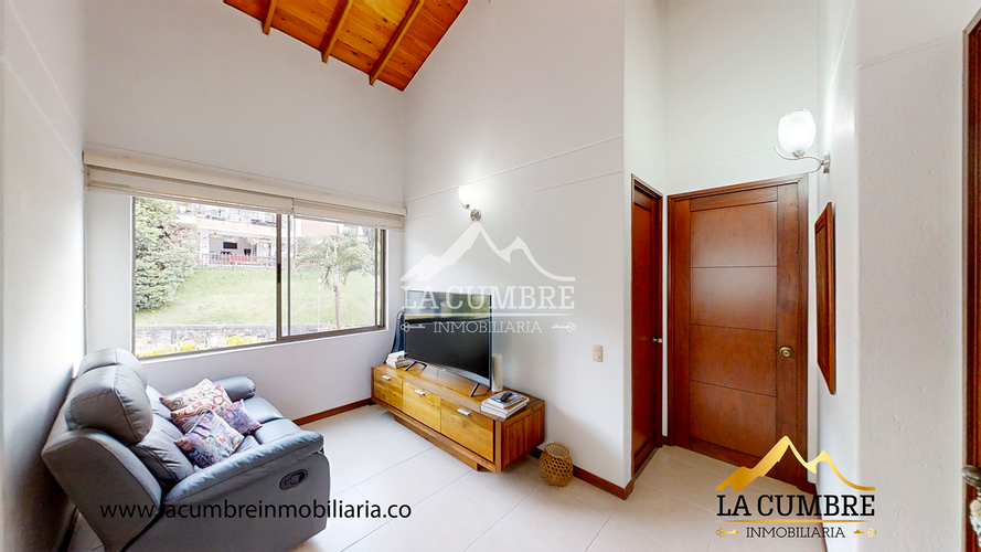 Casa de 3 alcobas en venta en Loma Del Chocho, Envigado, 200 m² · foto 14 de 19