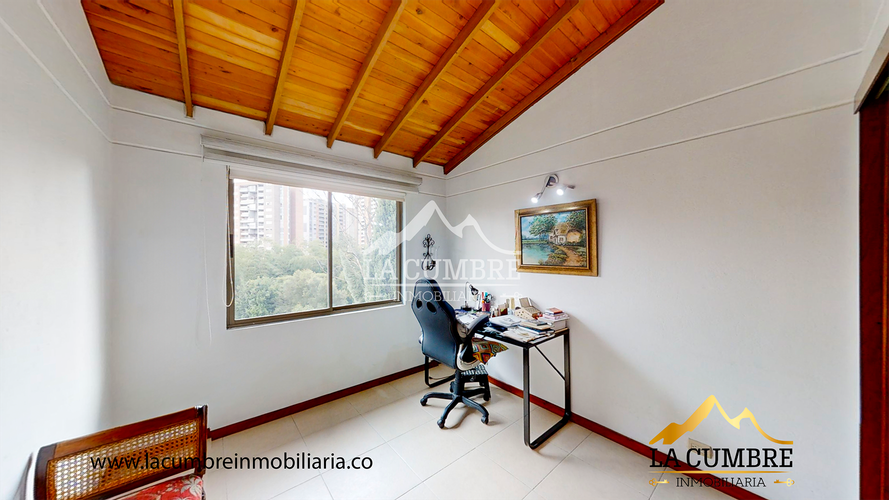 Casa de 3 alcobas en venta en Loma Del Chocho, Envigado, 200 m² · foto 15 de 19