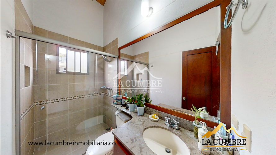 Casa de 3 alcobas en venta en Loma Del Chocho, Envigado, 200 m² · foto 17 de 19