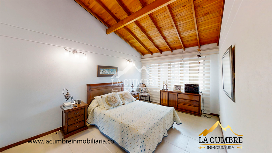 Casa de 3 alcobas en venta en Loma Del Chocho, Envigado, 200 m² · foto 18 de 19