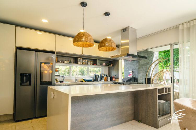 Casa de 3 alcobas en venta en Caqueta, La Estrella, 270 m² · foto 2 de 12
