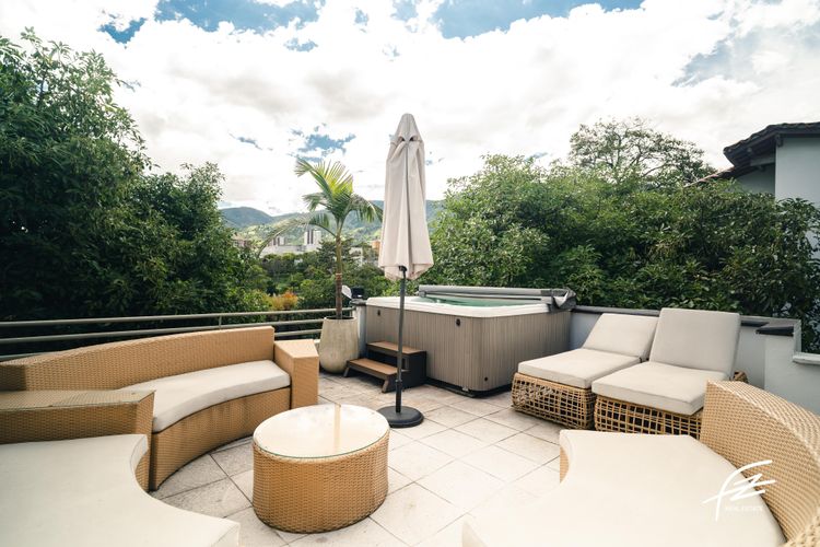 Casa de 3 alcobas en venta en Caqueta, La Estrella, 270 m² · foto 11 de 12