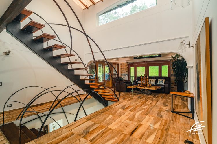 Casa de 6 alcobas en venta en Vallano, Envigado, 300 m² · foto 3 de 11