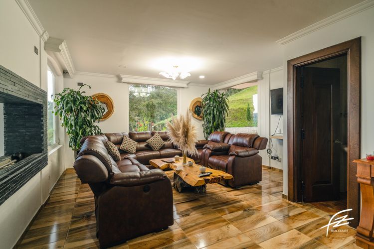 Casa de 6 alcobas en venta en Vallano, Envigado, 300 m² · foto 7 de 11