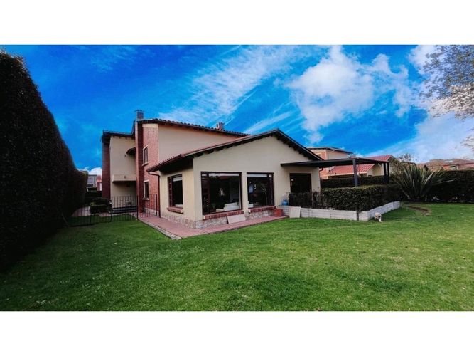 Casa de 4 alcobas en venta en La Balsa, Chía, 346 m² · foto 2 de 24