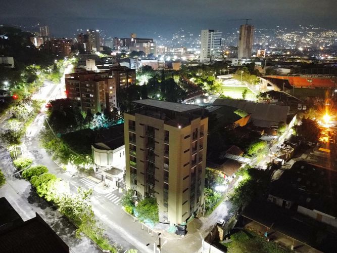 Edificio en arriendo en La Paz, Envigado, 1200 m² · foto 3 de 4