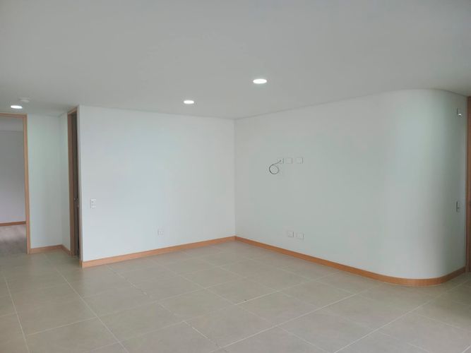 Apartamento de 3 alcobas en arriendo en El Poblado, Medellín, 100 m² · foto 4 de 15