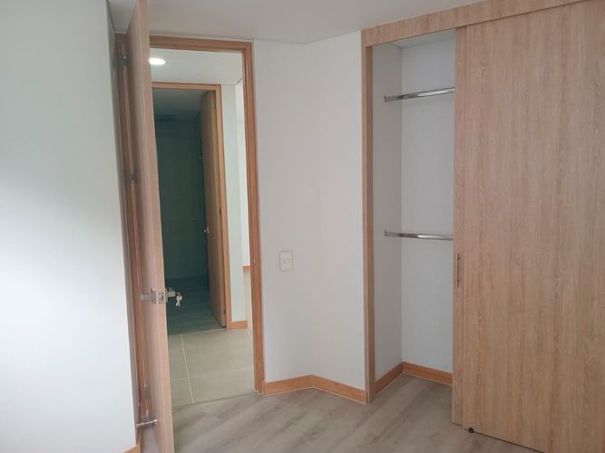 Apartamento de 3 alcobas en arriendo en El Poblado, Medellín, 100 m² · foto 11 de 15