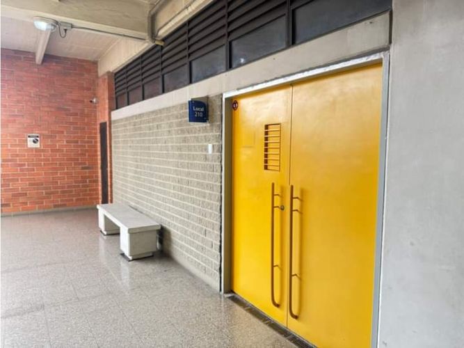 Local en arriendo en Cristo Rey, Medellín, 134 m² · foto 4 de 4