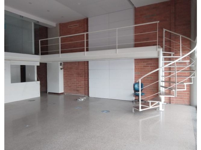 Local en arriendo en Cristo Rey, Medellín, 267 m² · foto 2 de 14