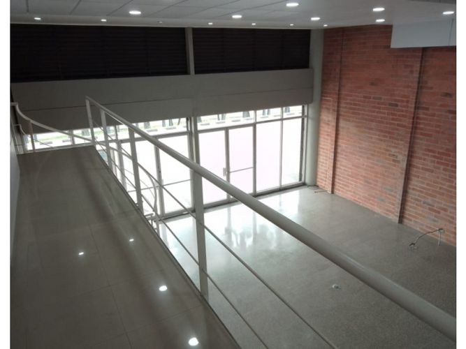 Local en arriendo en Cristo Rey, Medellín, 267 m² · foto 3 de 14