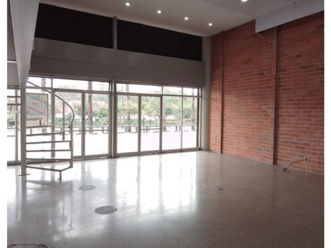 Local en arriendo en Cristo Rey, Medellín, 267 m² · foto 4 de 14