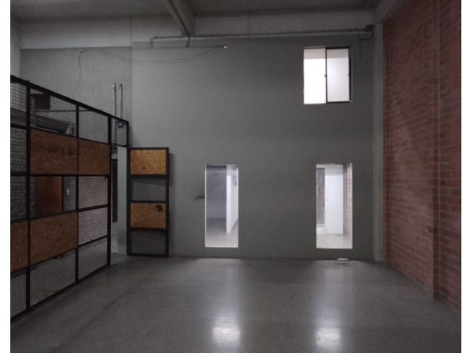 Local en arriendo en Cristo Rey, Medellín, 267 m² · foto 9 de 14