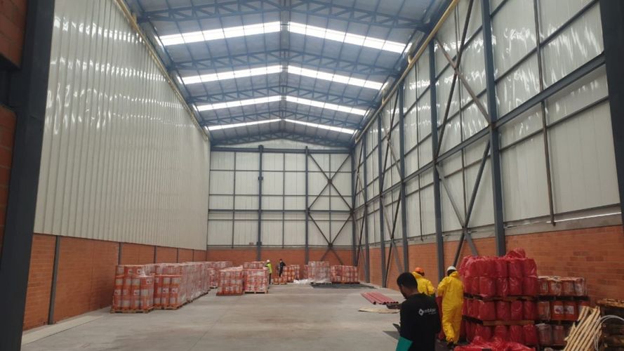 Bodega en arriendo en Siberia, Cota, 2156 m² · foto 2 de 16