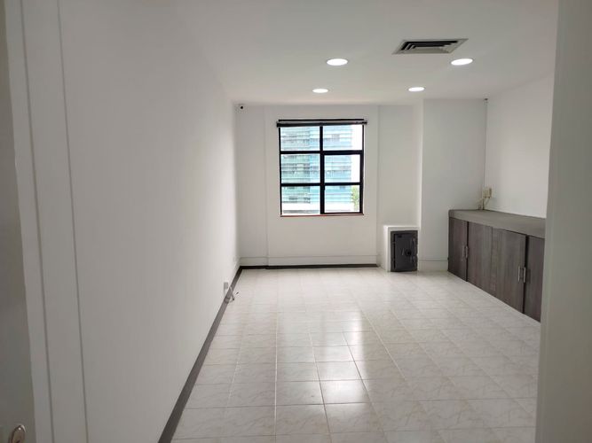 Oficina en arriendo en Patio Bonito, Medellín, 35 m² · foto 8 de 13